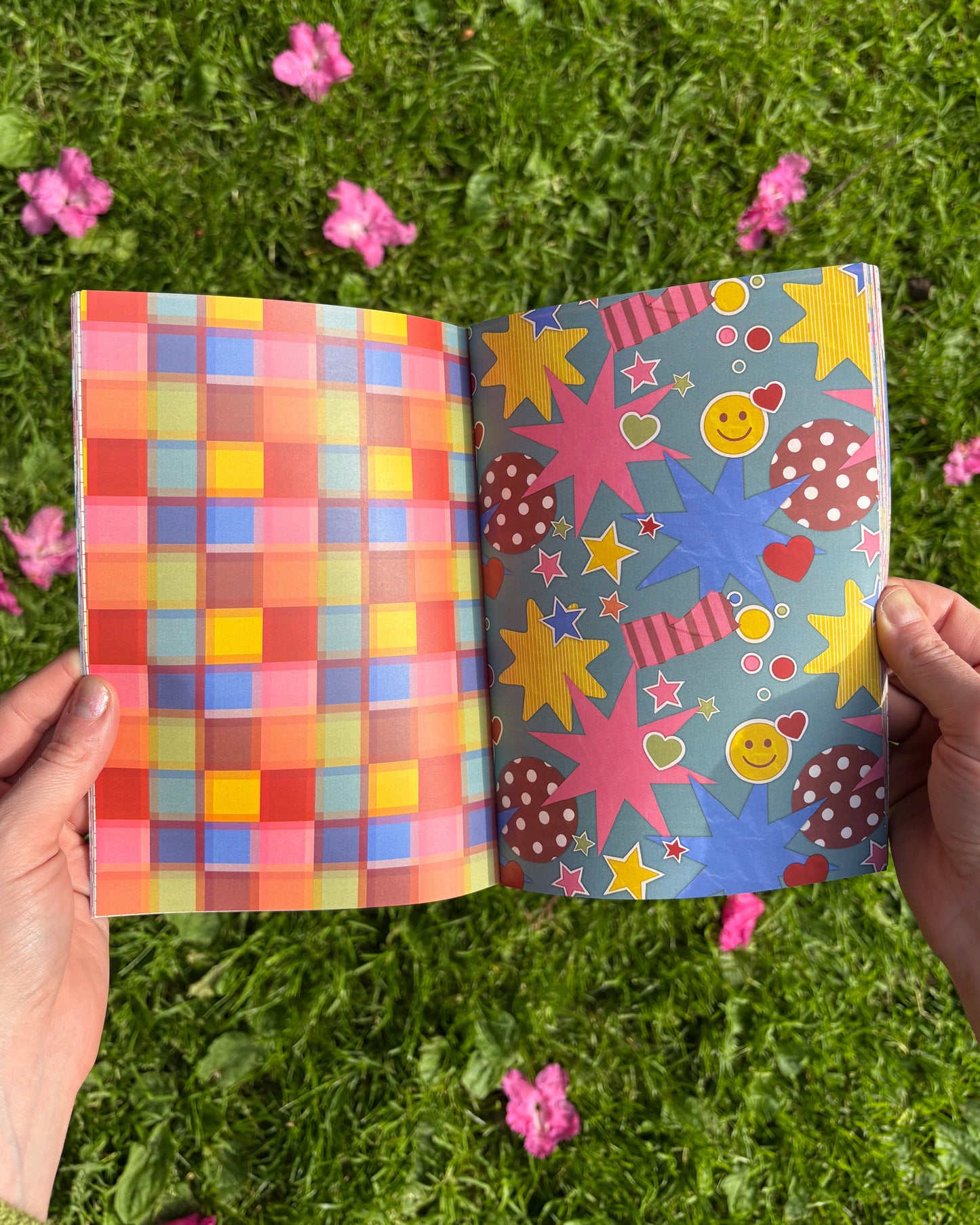 Junk Journal • Scrapbooking Paper Booklet