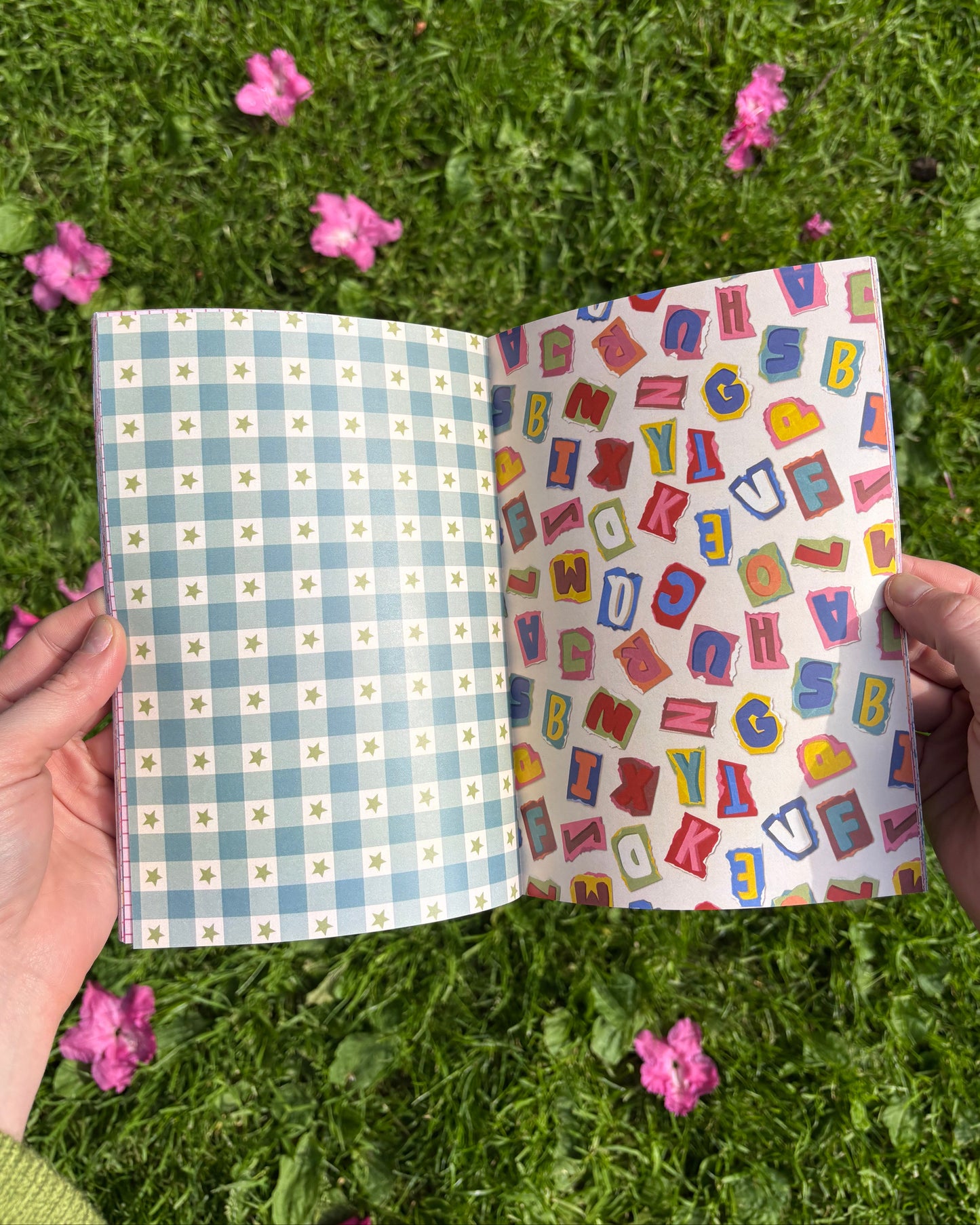 Junk Journal • Scrapbooking Paper Booklet