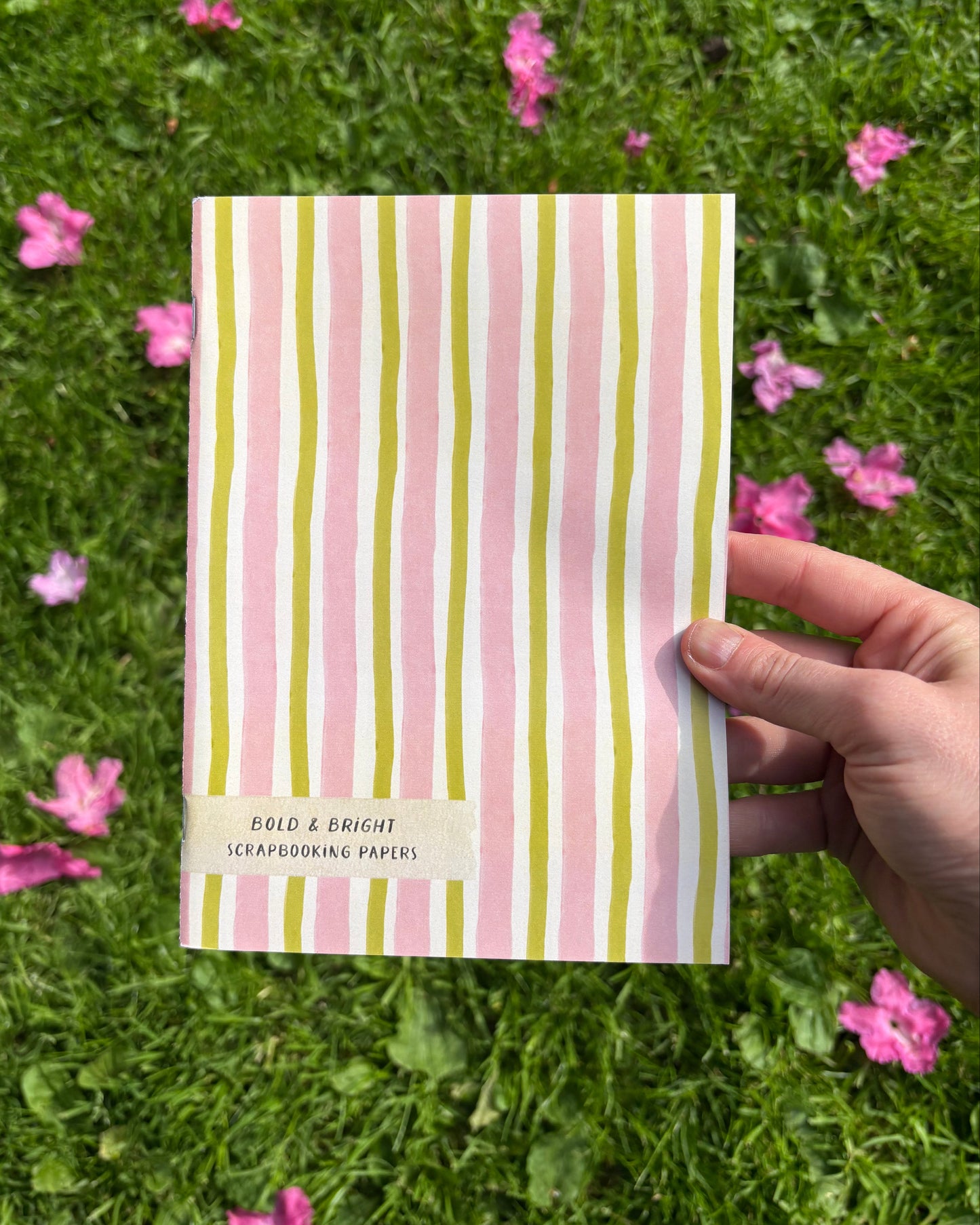 Bold & Bright • Scrapbooking Paper Booklet