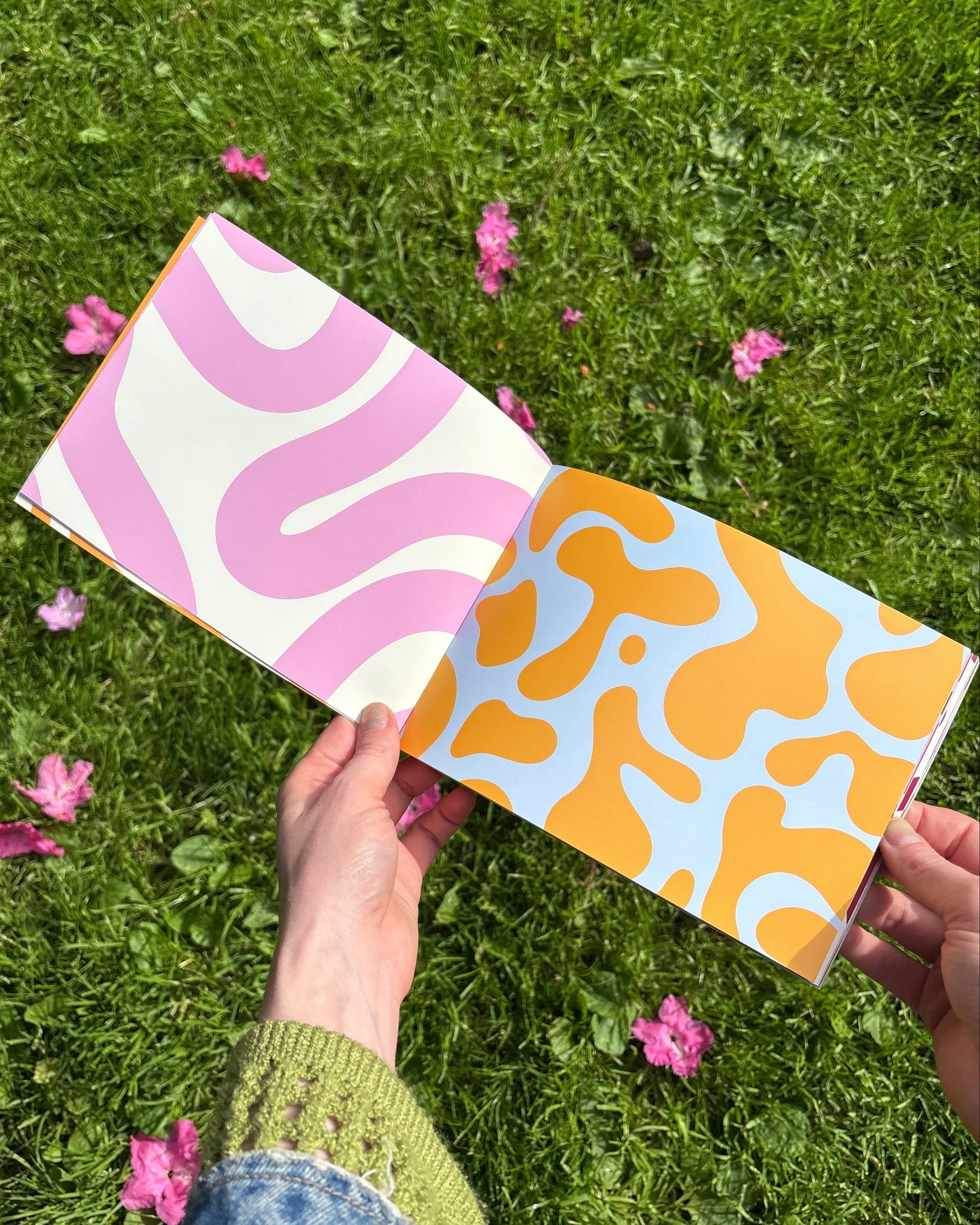 Groovy • Scrapbooking Paper Booklet