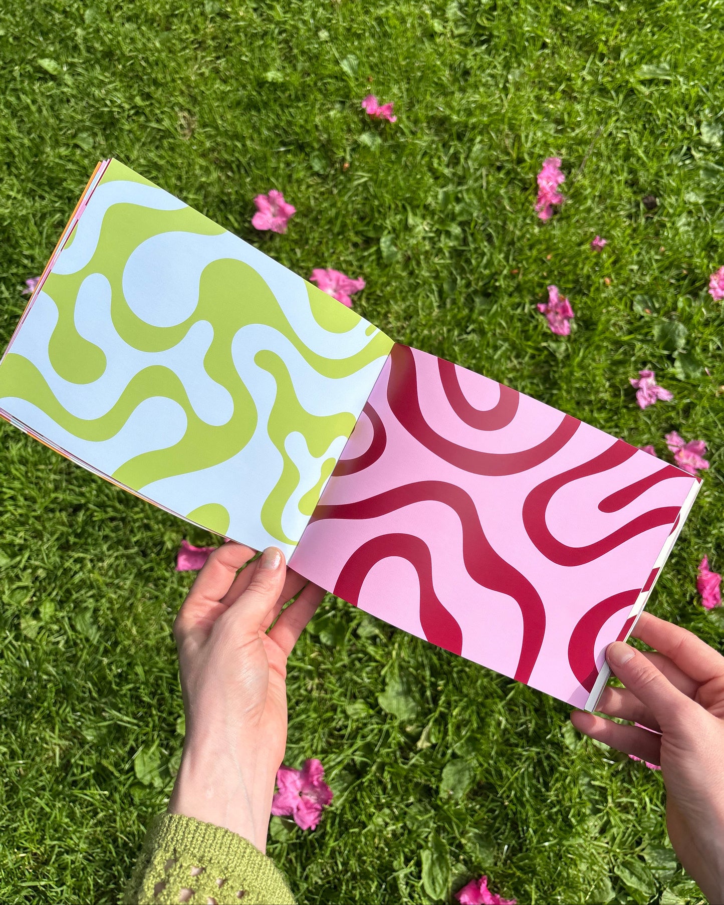Groovy • Scrapbooking Paper Booklet